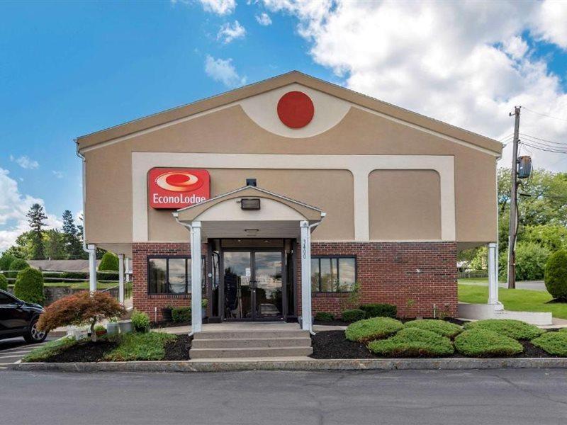 Lodge Econo I-90