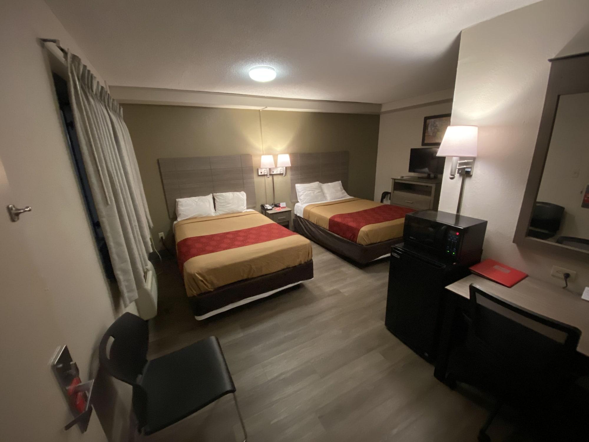 Lodge Econo I-90 *