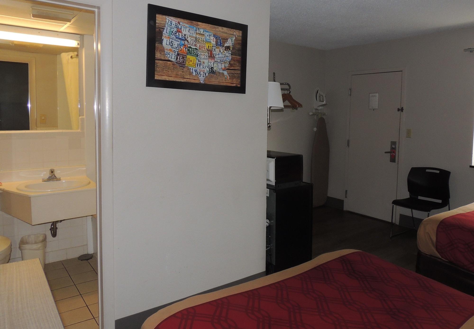 Econo I-90 Lodge *
