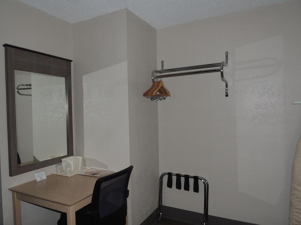 Econo I-90 Lodge